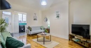 Leanne's 3Bed House in Sheffield - Darnall