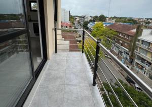 Moderno Depto en el Centro con Balcón y Cochera