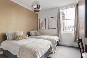 Modern 3BR in Central London, Huge Terrace & Sleeps 10