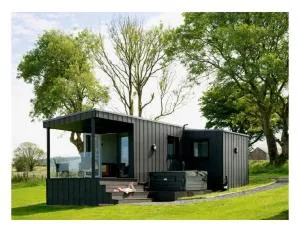 Luxury 2 Bedroom Glamping Pod with Hot Tub at Aganmore Farm Glamping - Pod 2 - Ballyvoy