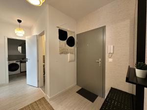 Sady, 5min from Airport and parking