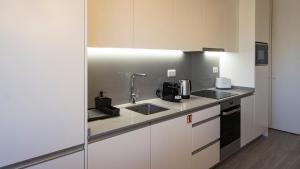 Bright 2BR Flat near Praça da Galiza by LovelyStay