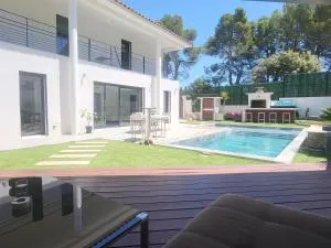 Sublime Villa Récente d'Architect T5 & Piscine & 5 pkg - Cabriès