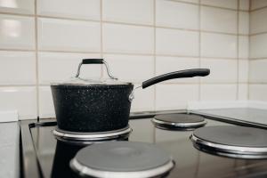 3-Bed Retreat with Free Parking and Long Stay Deals