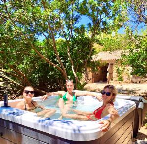 La grange des amoureux piscine jacuzzi et massages