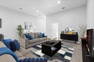 Stylish Getaway Free Parking 30Min to NYC - Stapleton