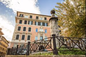 Palazzo Marescalchi Belli, vicino Piazza di Spagna