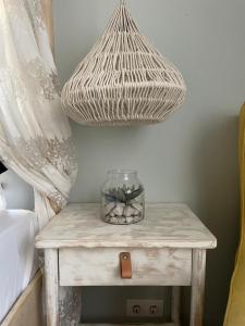 Pristine 1Br Apt in City Center with Free Parking