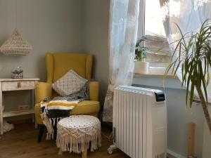 Pristine 1Br Apt in City Center with Free Parking