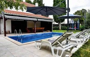 Nice Home In Smokovic With Wifi - Smoković