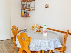 Studio lumineux 26m², 4 pers, proche pistes, sans Wi-Fi - FR-1-807-96