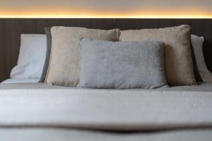 Wielopole Top Floor Apartments by Hostly