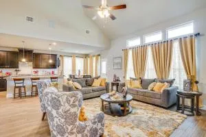 20 Mi to ATandT Stadium Remote-Work Ready Home! - Burleson