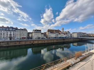 Nid calme et cosy - Hypercentre avec superbe vue!