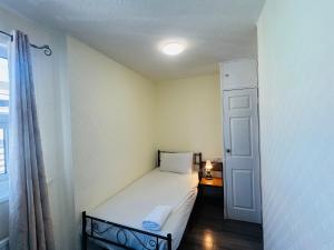 Single Room room in Calypso Hotel