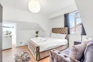 Fully Equipped, Corporate, Pet friendly, Free Parking, Wembley Stadium, Flat 6B - Colindale