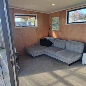 Stylish Cabin Living with Huge Decking sleeps 9 - Mangakino