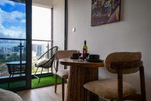 Westlands Luxe, Rooftop Pool, Gym, 13th Floor Views