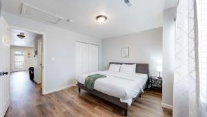 Convenient two bedroom near DIA