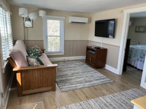 Ship Bottom Ocean Block Updated Raised Rear Cottage 3Rd House Off The Beach 11492