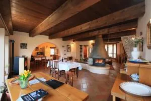 Splendida casa in sasso in borgo - Neviano degli Arduini