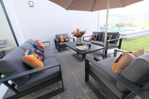 Ocean Whisper Villa near Westcliff coastal paths