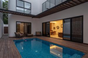 Villa Amalia 5 bdr w Private Pool in Aldea Zama