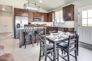 Family-Friendly Apt with Lake Views in Ponca City!