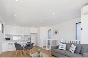 Domi Rentals - The Moorabbin Townhouse