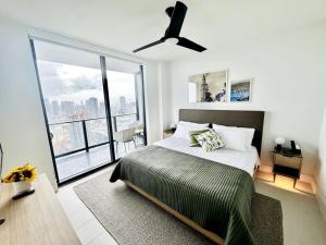 43 Floor Miami 1BD Near Arena