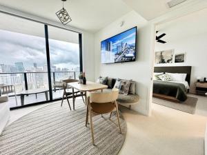 43 Floor Miami 1BD Near Arena