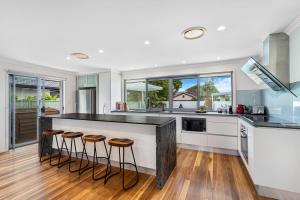 Mermaid Waters Waterfront Hideaway