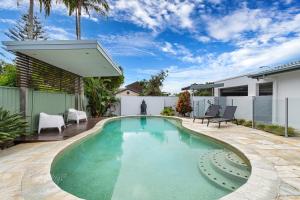 Mermaid Waters Waterfront Hideaway