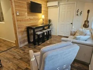 College Park Bungalow - Carlisle