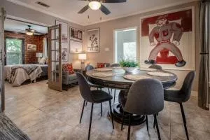 Ol Sarge Retreat Outdoor Amenities Cozy Charm - Bryan