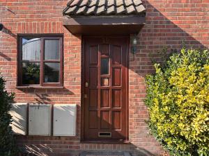 The Vales - 1 min walk to C2C station free parking 1 bed