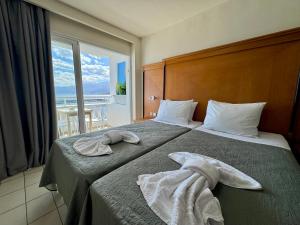 Opal Apartments Luxury by the Sea