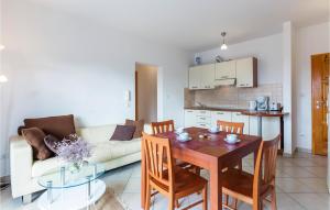 Gorgeous Apartment In Medulin With Wifi