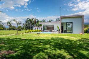 Casa en Club Campestre frente a Campo de Golf