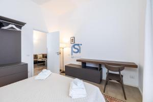 Appartamento con 2 Camere da Letto, Balcone e Terrazza