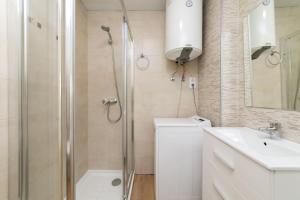 Luxury V - Ferga Suites