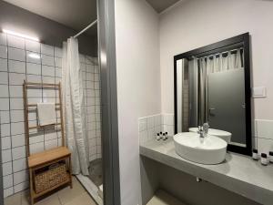 Mosaikon Guesthouses #Vasilikis Str