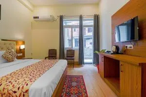 Laxman Hotel in tapovan - Tapovan