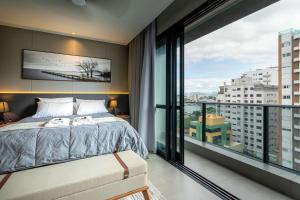 Loft moderno c vista da ponte Hercílio FH8972