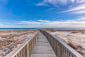 The Beach Club 1006C