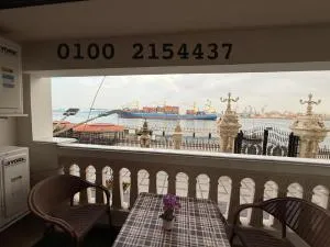 شقه مطله علي قناة السويس والبحر فيو رائع 102 بورسعيد - الاسماعلية