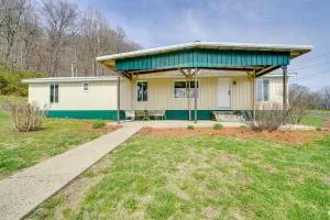 3 Mi to Caesars Casino Indiana Retreat with Patio! - Brandenburg