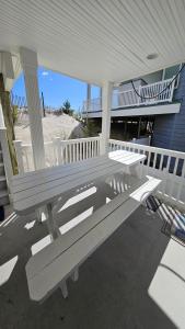 Single Family Ocean Front Wifi Washer & Dryer Rooftop Deck Master Suite With Fireplace Large Brant Beach Ocean Front Home Withmagnificent Views