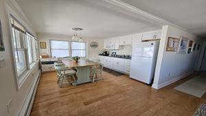 Single Family Ocean Front Wifi Washer & Dryer Rooftop Deck Master Suite With Fireplace Large Brant Beach Ocean Front Home Withmagnificent Views