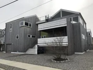 Heated Pool, Beach Badges, Roof Top Deck With Views, Private Yard, - Brant Beach